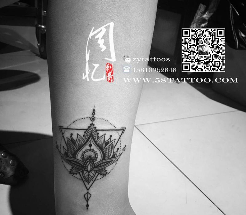 小腿点刺风格纹身纹身图片_