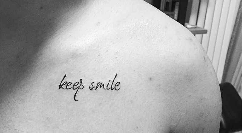 字母纹身图片_手臂花体字纹身图案