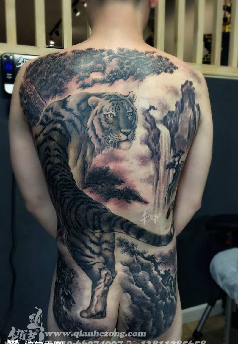虎纹身图片_成品手稿插画传统国画背部动物原创纹身图案