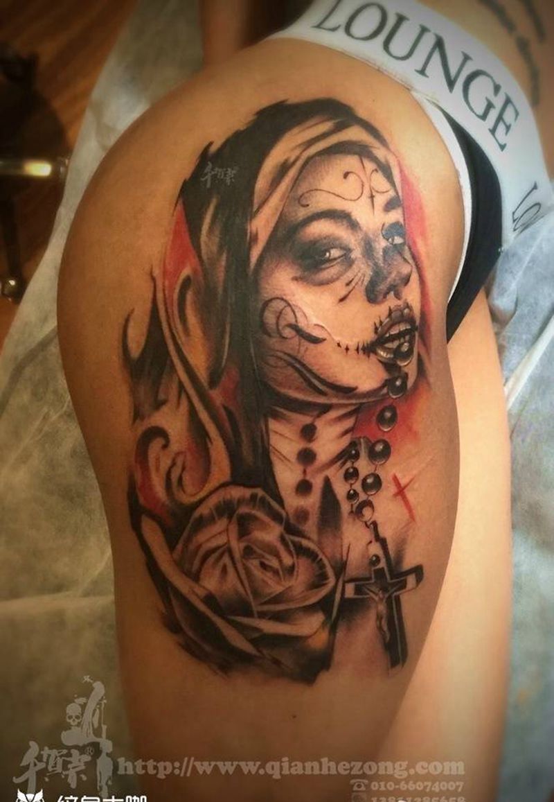 肖像纹身图片_腿部成品清新写实肖像人物纹身图案