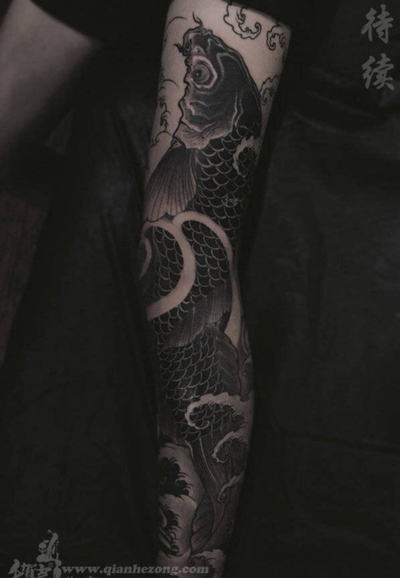 王位作品纹身图片_腿部臀部新传统老传统鱼纹身图案
