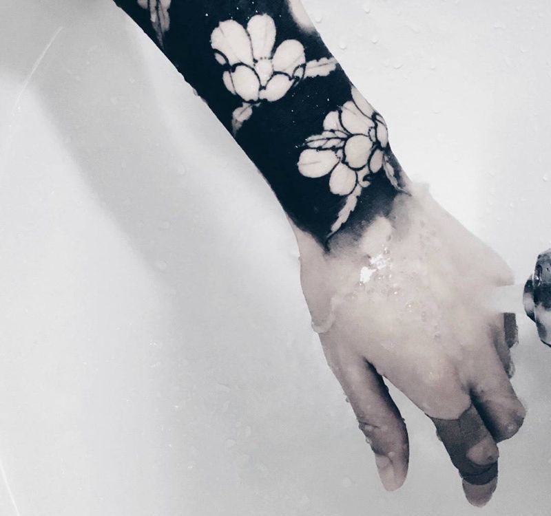 黑纹身图片_成品颈部胸部臀部手臂动物鬼神植物习俗国画纹身图案