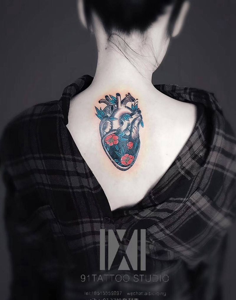 old school纹身图片_背部Old School纹身图案