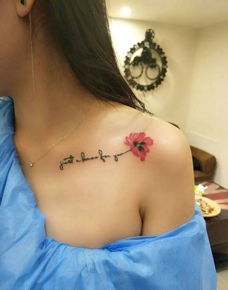 锁骨花纹身图片_成品胸部清新植物纹身图案