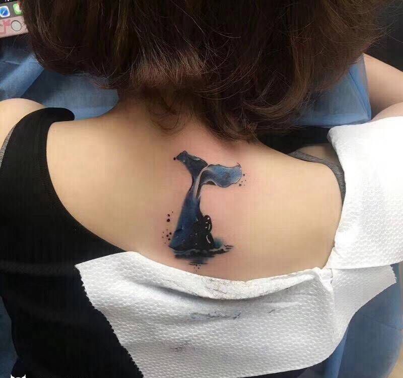 鲸尾纹身图片_
