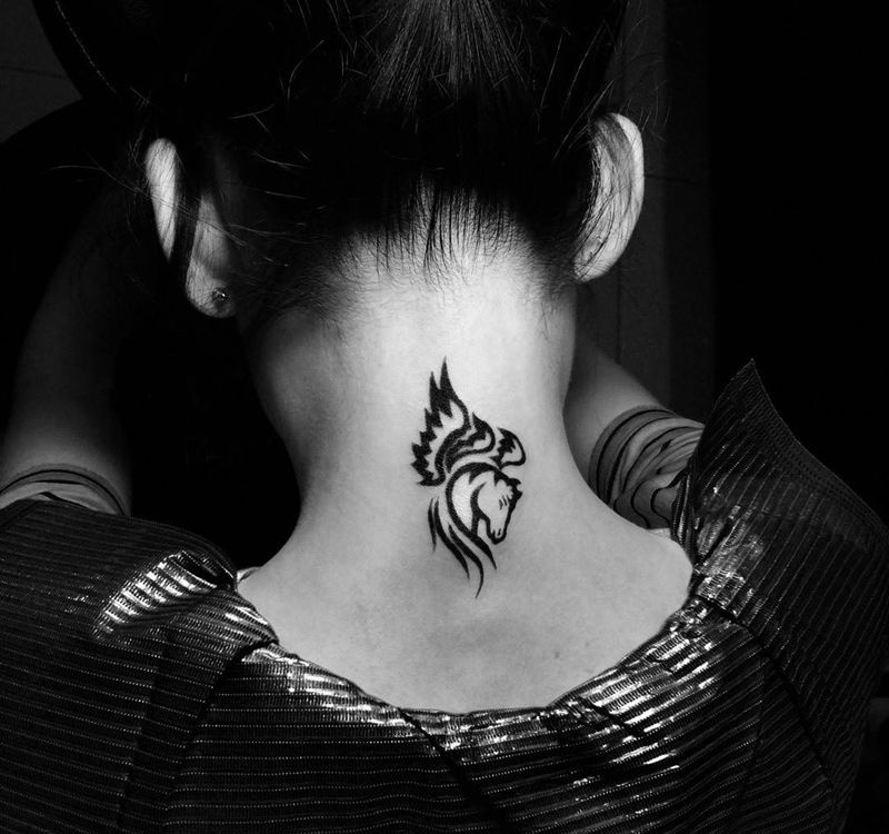 小图两枚纹身图片_手臂颈部字符清新图腾动物纹身图案