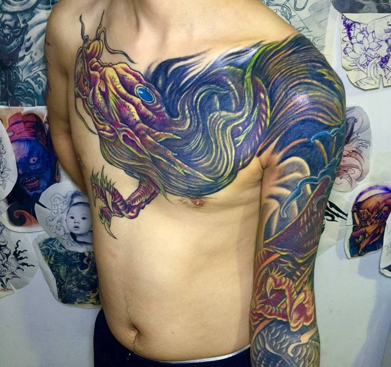 今日工作过肩龙遮盖未完成纹身图片_手臂胸部传统动物纹身图案