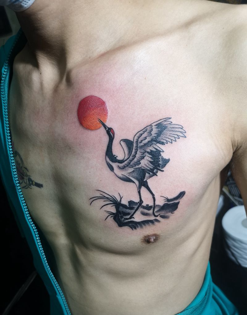 仙鹤纹身图片_胸部老传统纹身图案
