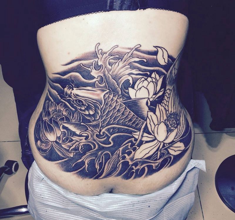 今日工作结束未完!来自政法大学教师纹身图片_背部传统动物植物纹身图案