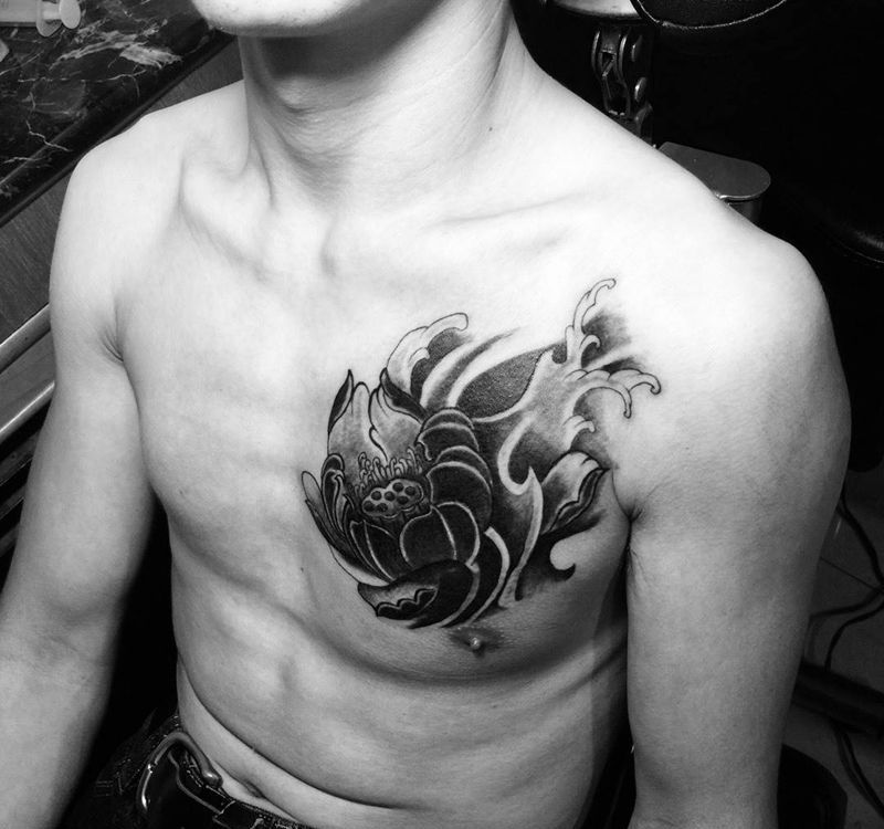 近日学员小宁遮盖作品及胸前般若割纹身图片_胸部传统人物鬼神植物纹身图案