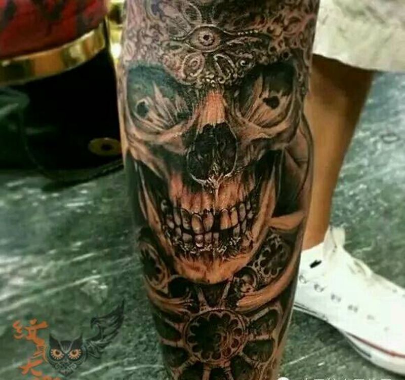 那些经典黑灰!纹身图片_腿部欧美写实鬼神纹身图案