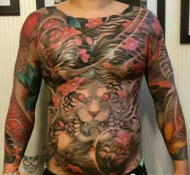 那些传统！纹身图片_胸部腹部手臂传统动物人物植物鬼神纹身图案