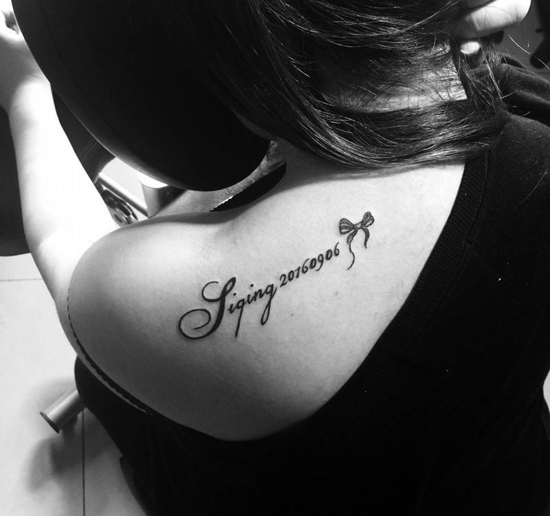 今日工作完成纹身图片_成品手臂肩部欧美清新字符纹身图案