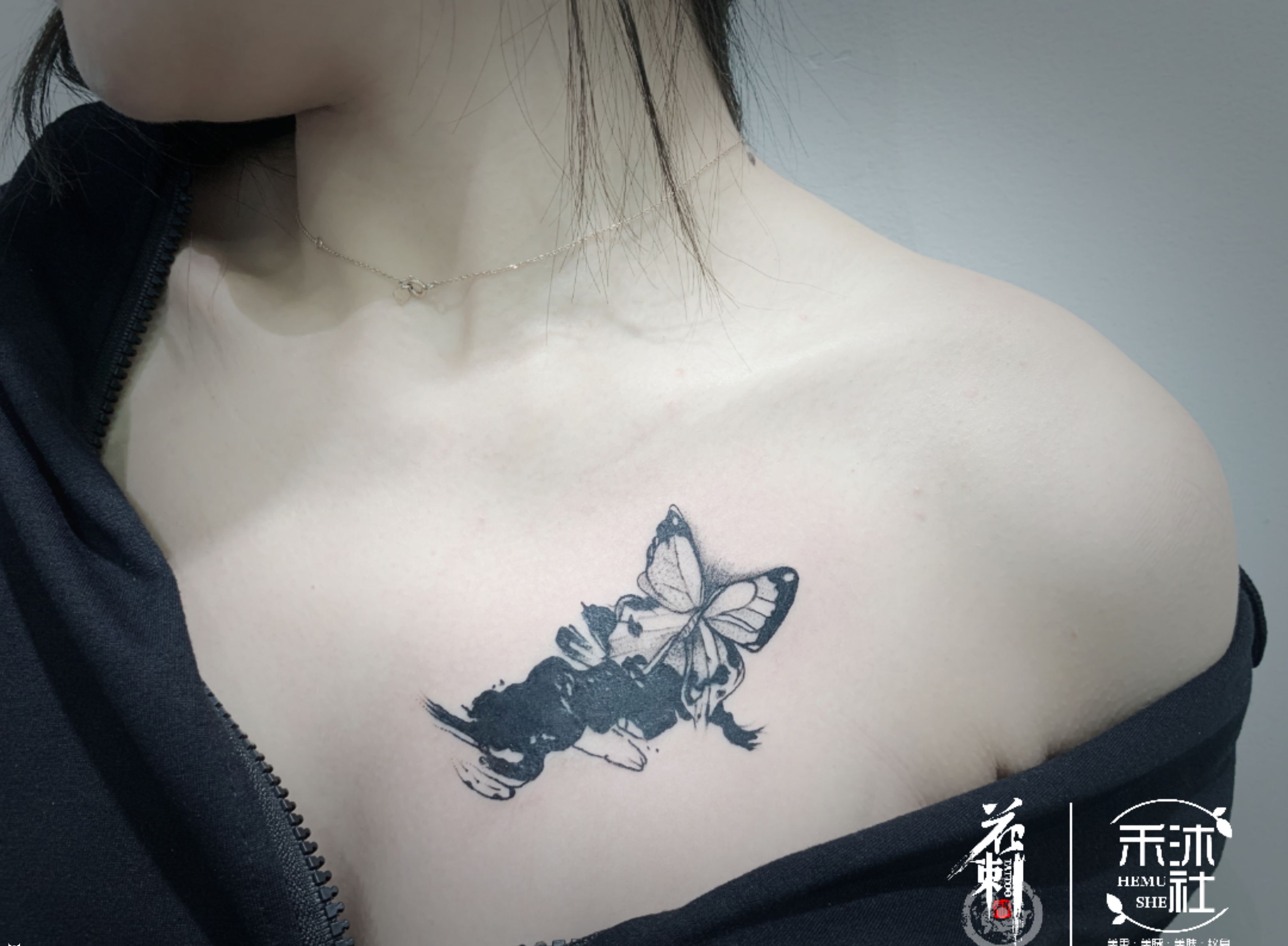 遮盖纹身图片_胸部水墨纹身图案