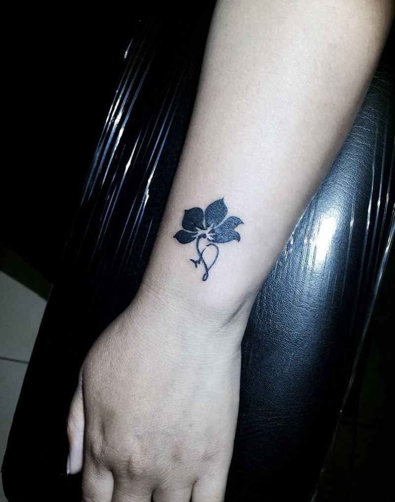 今日工作烟疤遮盖纹身图片_手臂清新植物图腾纹身图案