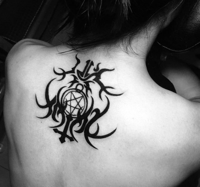 今日工作撒旦纹身图片_背部欧美图腾纹身图案