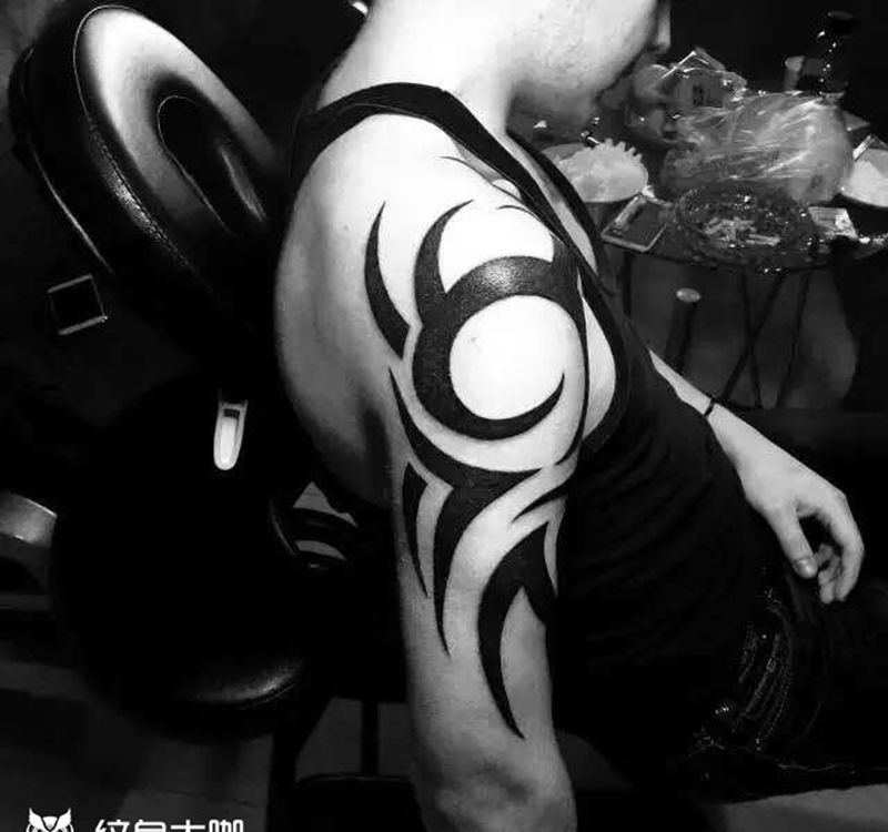 今日工作图腾臂完成！纹身图片_成品欧美手臂图腾纹身图案