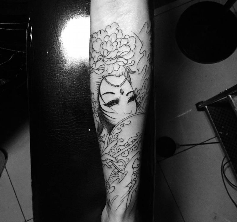 今日工作包小臂艺妓未完成纹身图片_手臂传统人物纹身图案