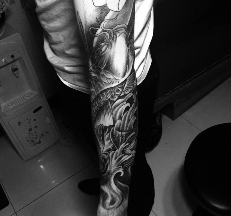 今日工作花臂未完成纹身图片_手臂传统动物植物纹身图案