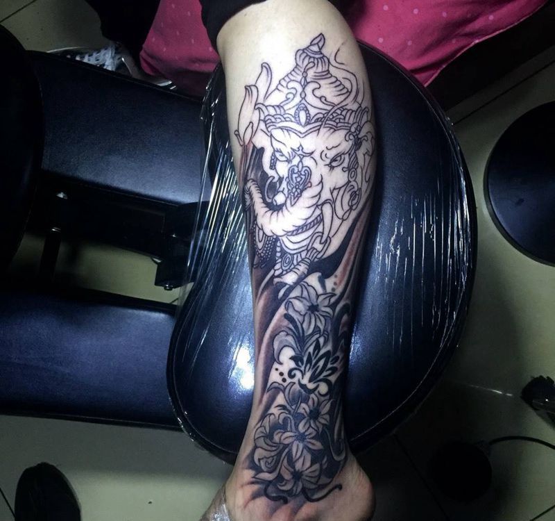 今日工作补色添加未完纹身图片_