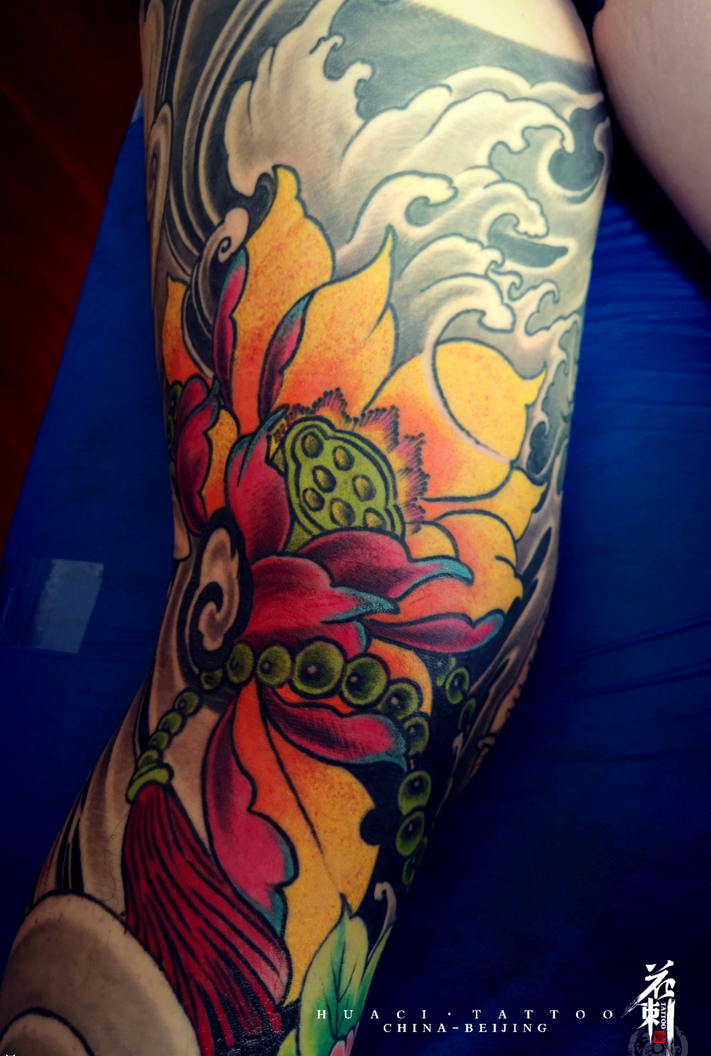 莲花纹身图片_新传统纹身图案