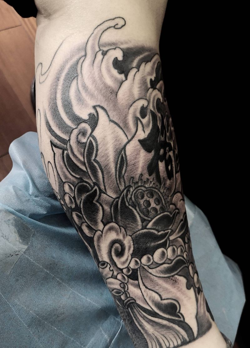 莲花小腿纹身图片_腿部新传统纹身图案