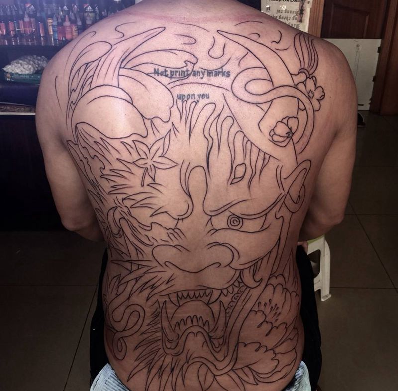 今日工作满背割线未完待续纹身图片_背部传统人物动物宗教鬼神植物纹身图案