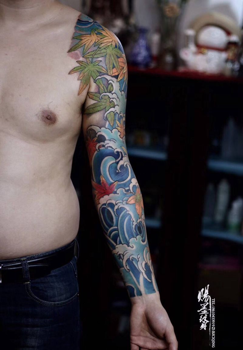彩色水浪花臂纹身图片_