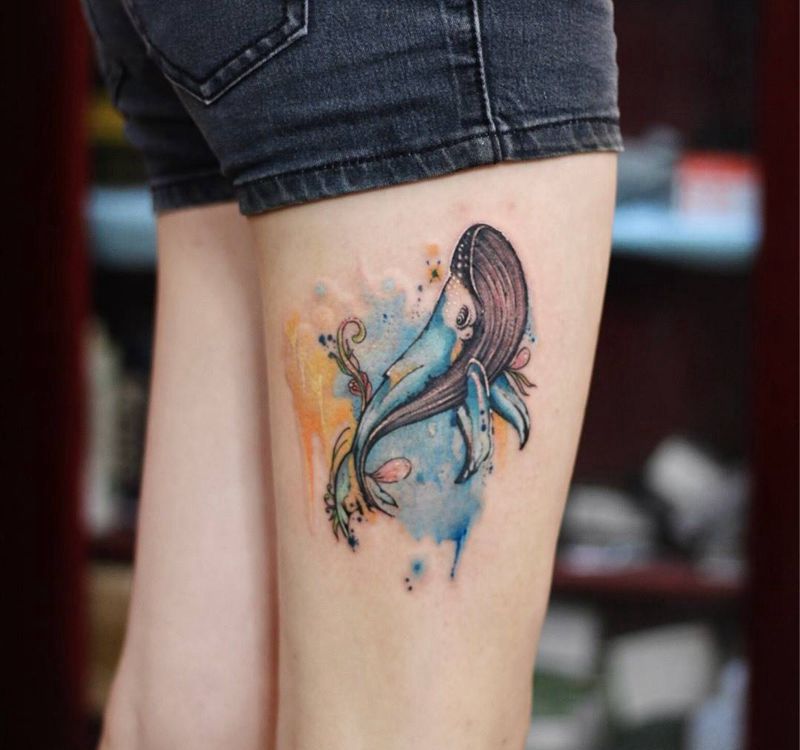 水彩鲸鱼纹身图片_腿部水墨水彩赐墨纹身纹身图案