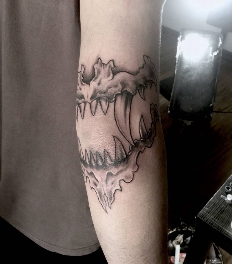 今日小宁工作下颚骨完成纹身图片_手臂欧美写实动物纹身图案