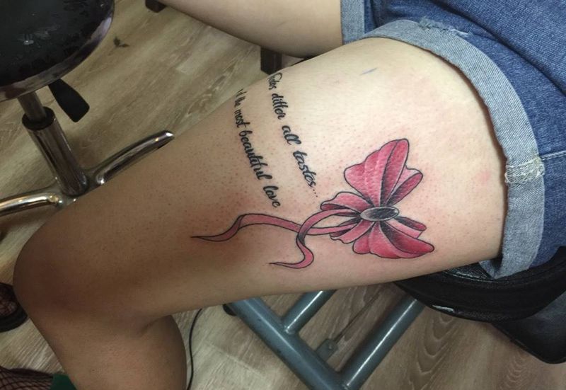 蝴蝶结加英文纹身图片_