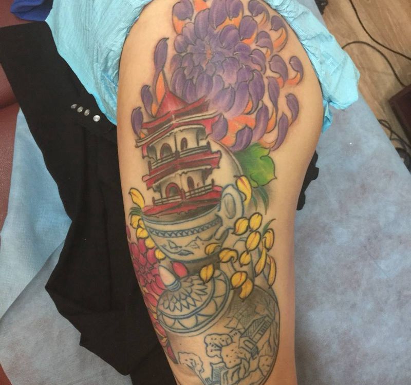 大腿外侧纹身图片_