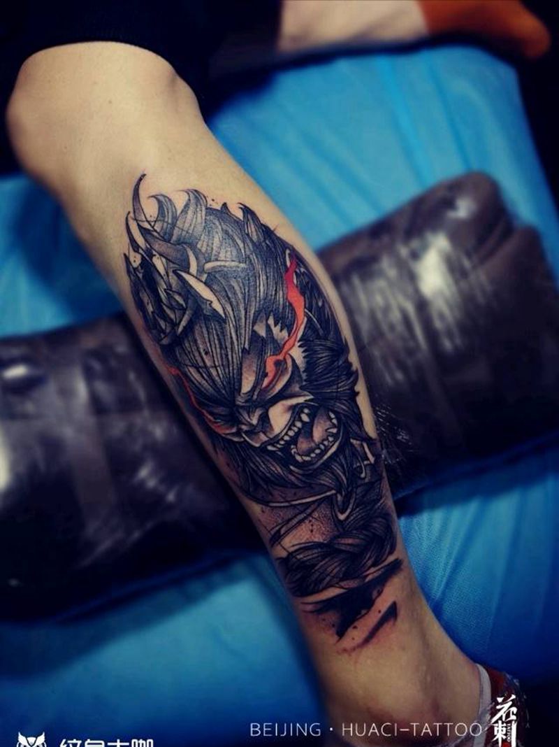 斗战胜佛纹身图片_腿部点刺水墨斗战胜佛孙悟空猴子纹身图案