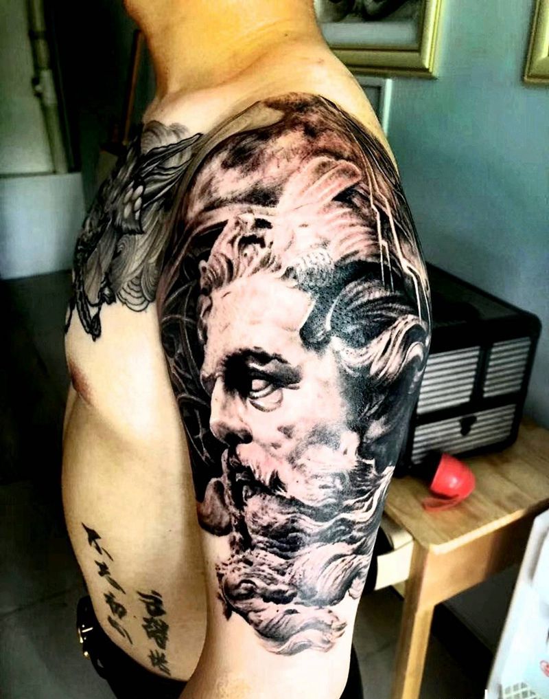 波塞冬纹身图片_手臂肩部欧美写实波塞冬纹身图案