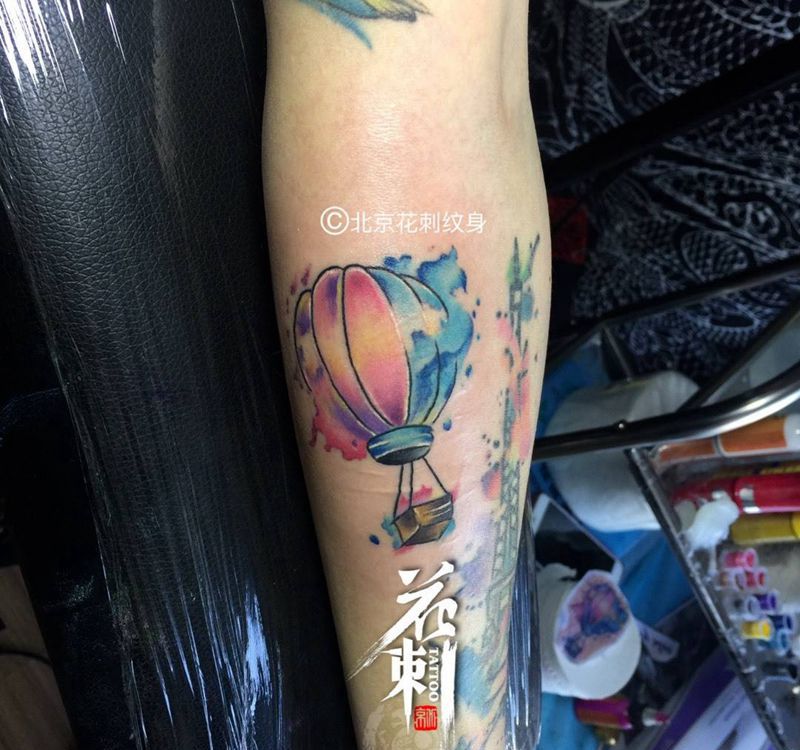 泼了个墨纹身图片_成品手臂欧美清新纹身图案