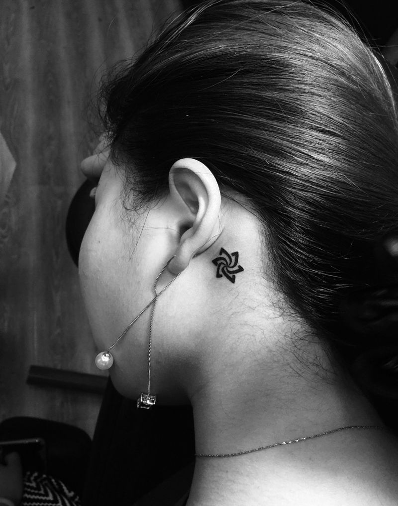 俩姐妹的六芒星纹身图片_