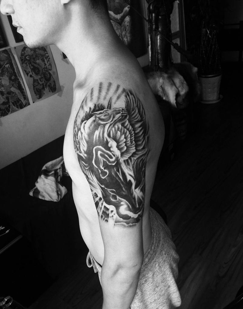 天马行空纹身图片_成品手臂欧美写实动物纹身图案