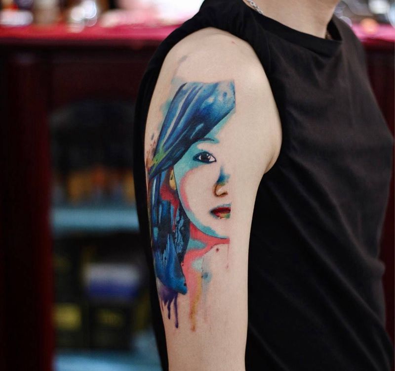 水彩肖像纹身图片_肩部水彩水墨赐墨纹身纹身图案