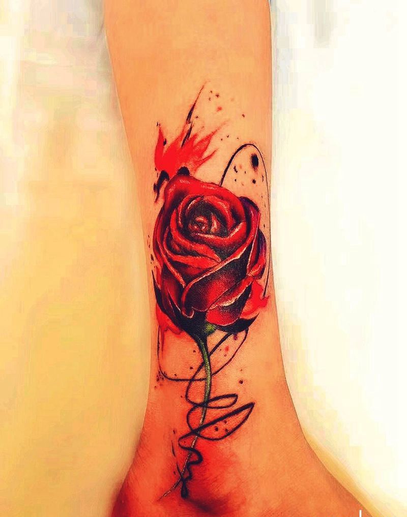 玫瑰纹身图片_脚部腿部欧美写实水彩玫瑰花脚踝纹身图案