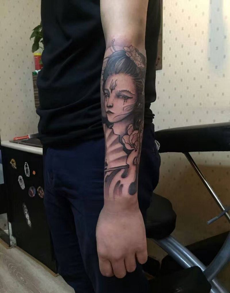 黑白艺妓纹身图片_