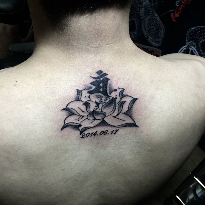 今日工作莲花一枚完成！纹身图片_颈部传统字符植物纹身图案