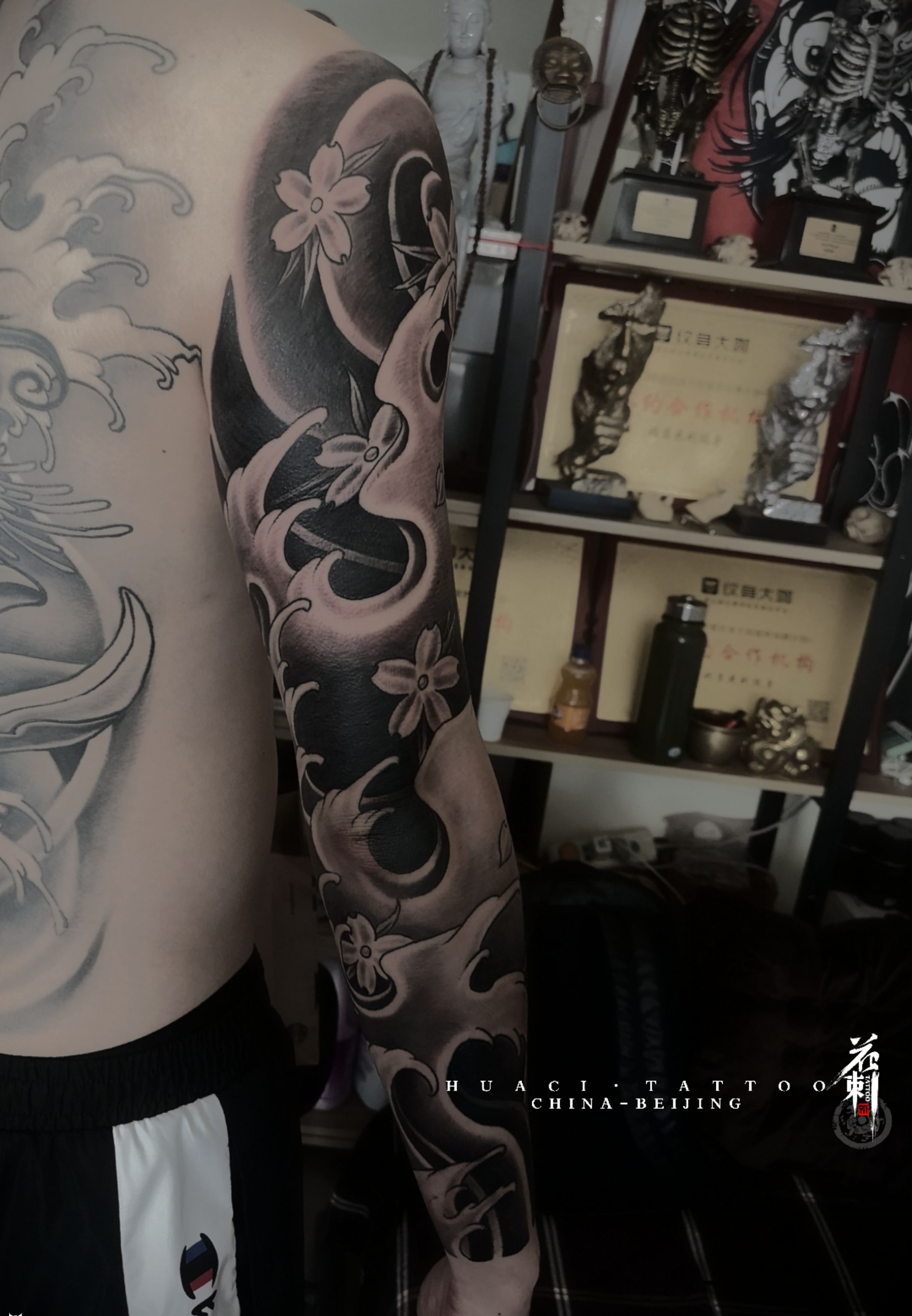 浪花花臂纹身图片_手臂老传统纹身图案