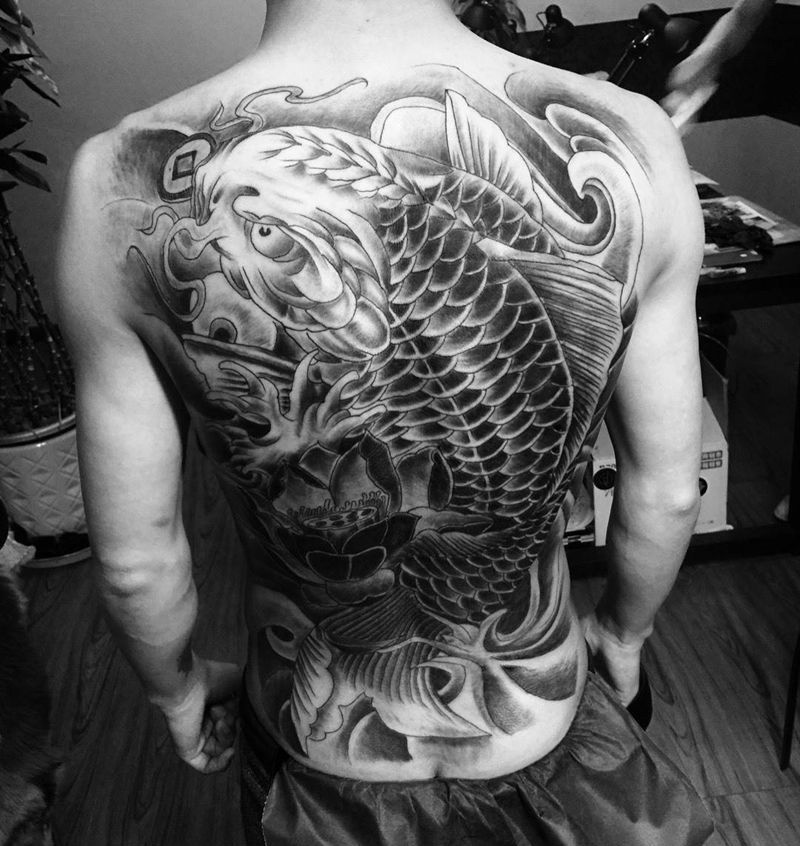 学员小圆满背鲤鱼作品纹身图片_