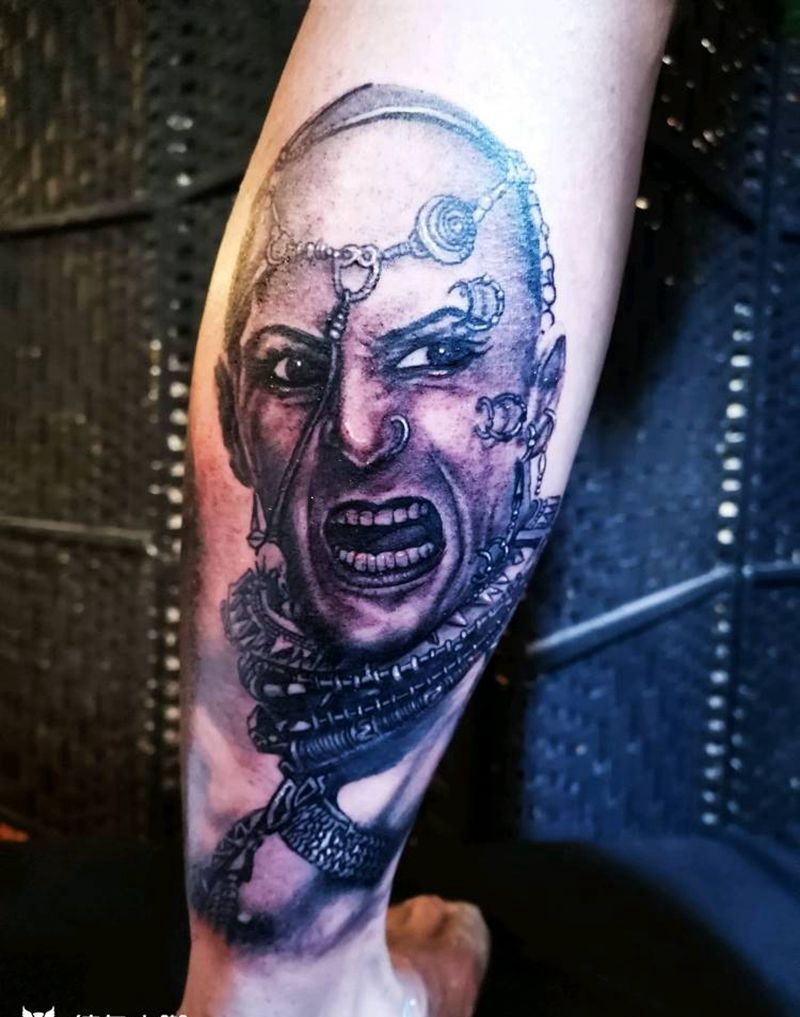 波斯王纹身图片_腿部脚部欧美写实肖像纹身图案