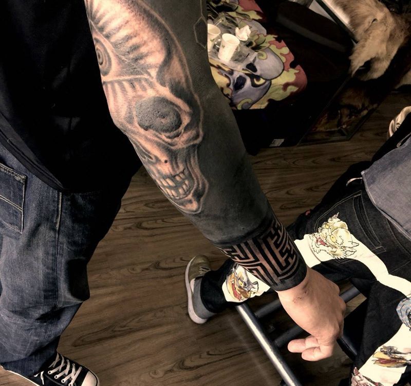 今日工作黑臂修改未完成下次继续纹身图片_欧美纹身图案