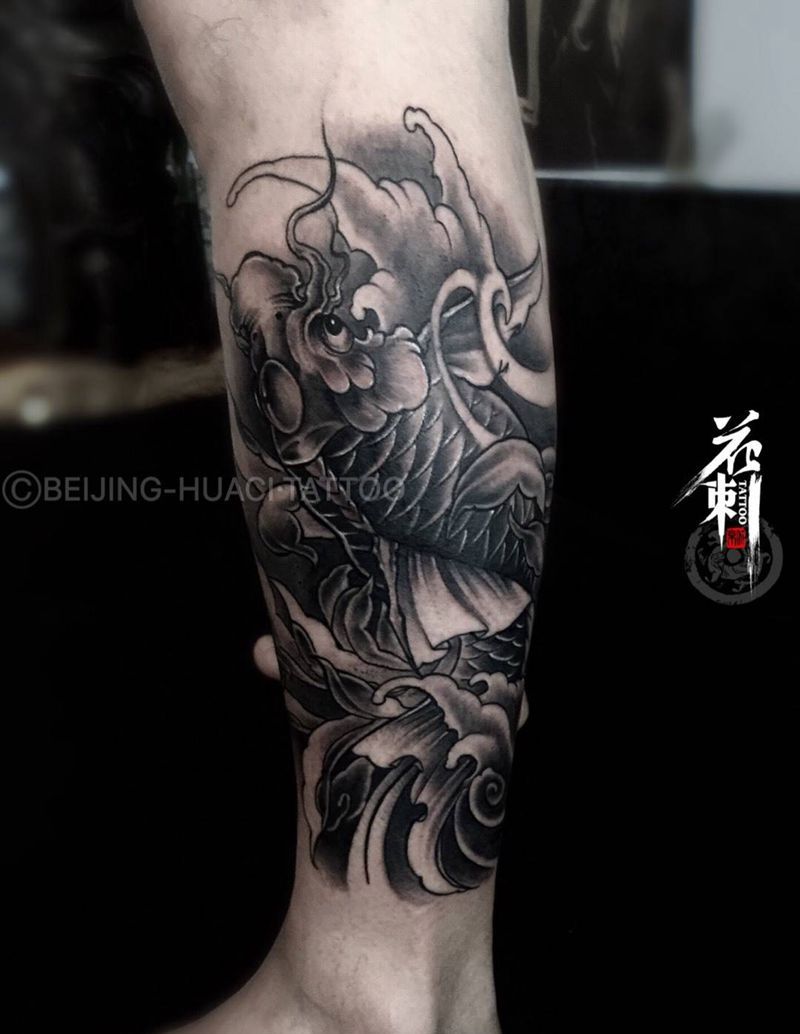 小腿鲤鱼纹身图片_成品腿部传统动物植物纹身图案