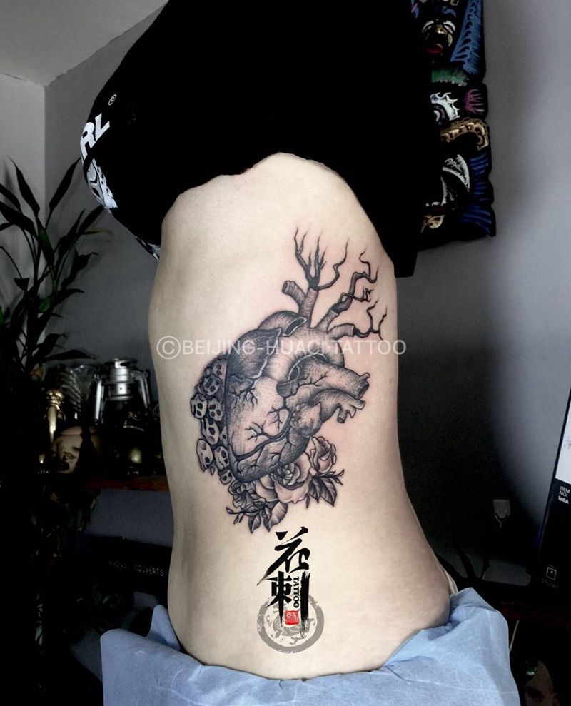 侧腰插画心纹身图片_成品腰部腹部欧美写实植物纹身图案