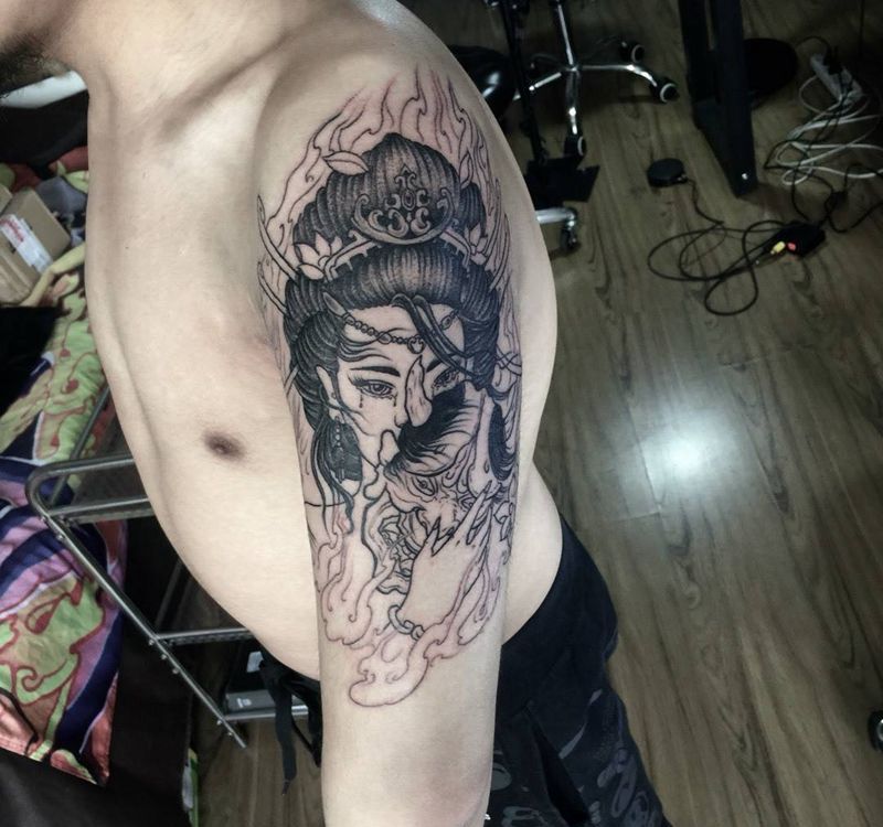 大臂艺妓纹身图片_手臂传统人物纹身图案