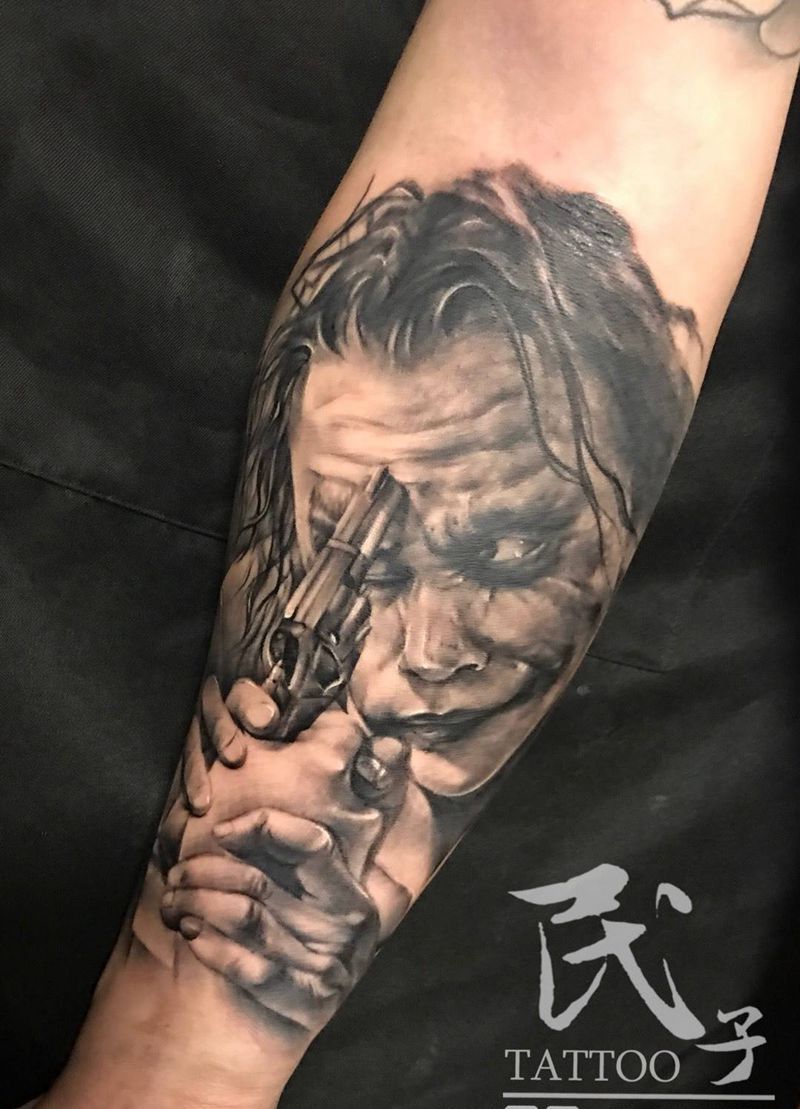 希斯莱杰，永远的小丑纹身图片_