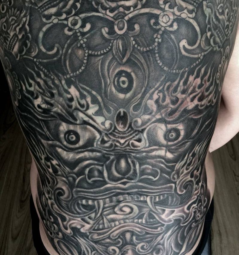 今日工作满背遮盖黑灰完成！纹身图片_背部传统人物宗教纹身图案